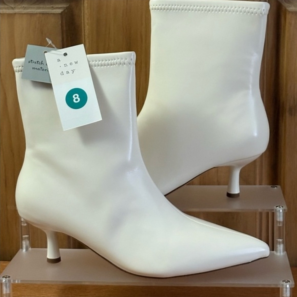 Women's Cream Ankle Boots - Picture 1 of 4